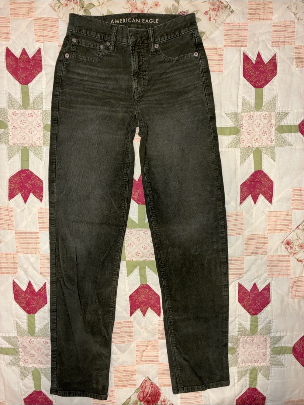 American Eagle Outfitters 90s straight jeans